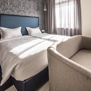 Superior Twin Room Office